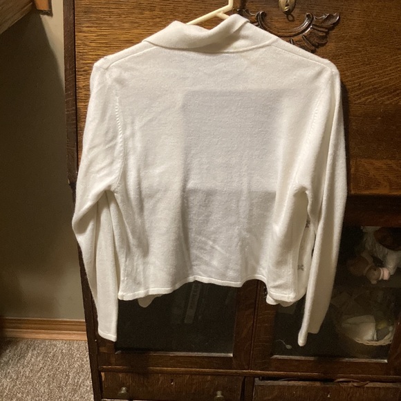 White Button Up over top with little flowers and charms - Picture 3 of 4